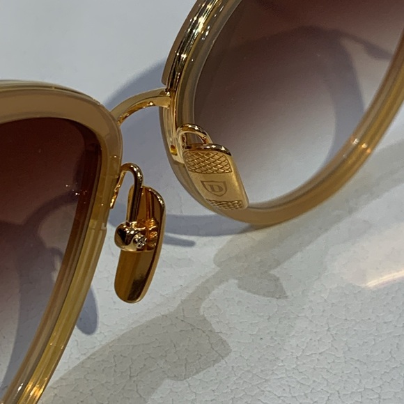 New Women’s Dita sunglasses - Picture 8 of 11